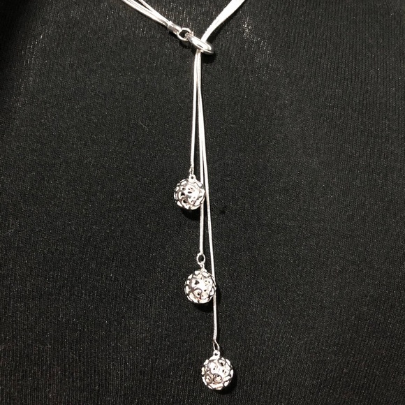 BNWT fashion lariat necklace